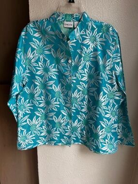 CHICOS Womens Size 2 Button Front Blouse Rayon Silk Embroidered Flowers
